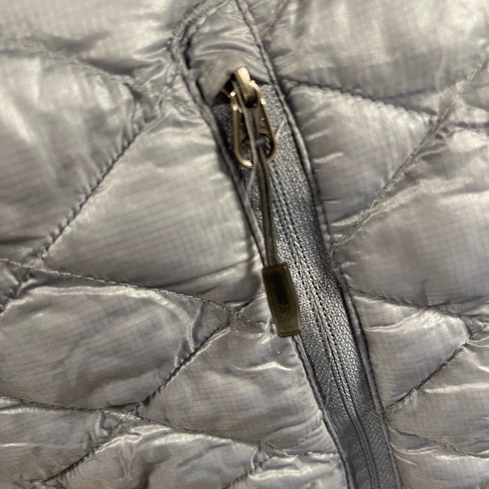 Columbia Women's Thermal Coil Jacket Puffer Down Packable Silver‎  MSRP $208 - Picture 6 of 7